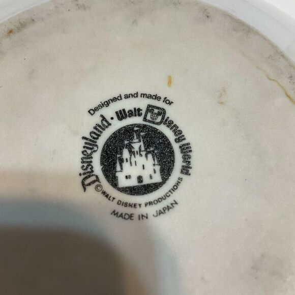Vintage 80’s Disney Castle Ashtray. No chips. - Picture 3 of 9